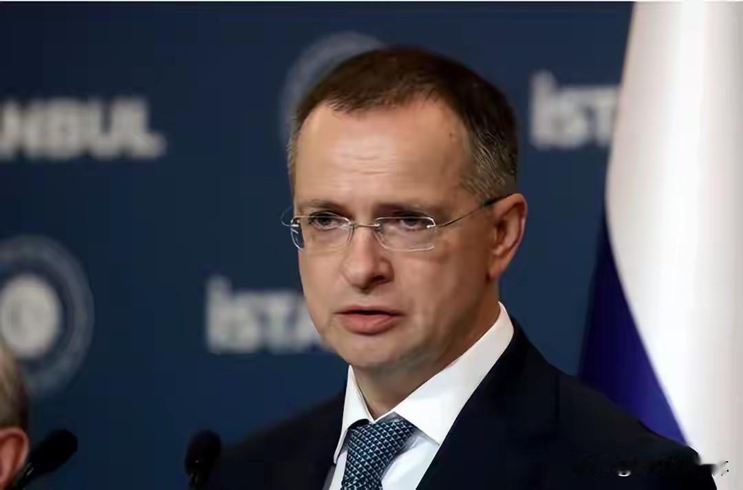 俄专家支招中国！不费一枪一弹拖垮日本，高市早苗紧急赴美求救
 
俄罗斯资深战略专