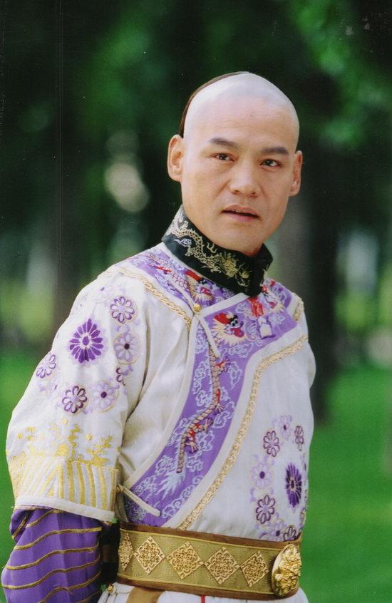 演员，魏子，谈到前妻，他说，咱性格不合，离婚也得像个男人，房子啥的都给她，我就拿