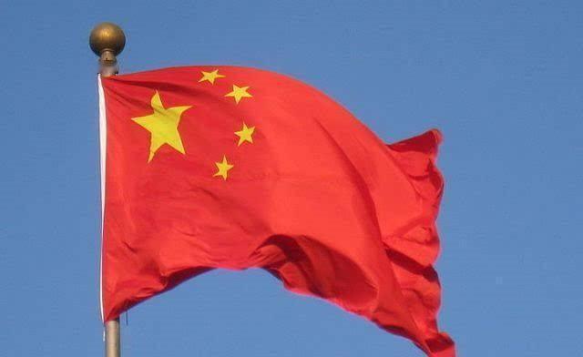 在1949年开国大典上升起的五星红旗，设计者曾联松本人竟然并不知道这面国旗出自自