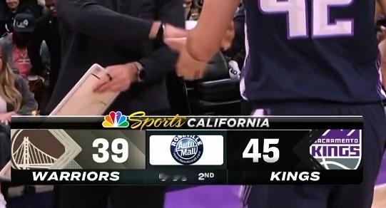 这个阵容看起来配合很少 因为相互传球的失误真的太多了 不熟就是这样勇士vs国王