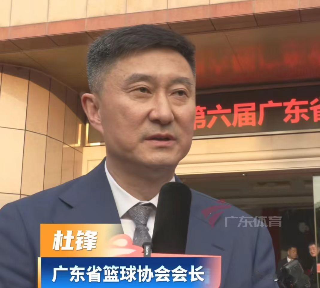 要我说，中国男篮主教练换谁都不好使，关键的问题还是出在球员能力上面，如果乔丹、詹