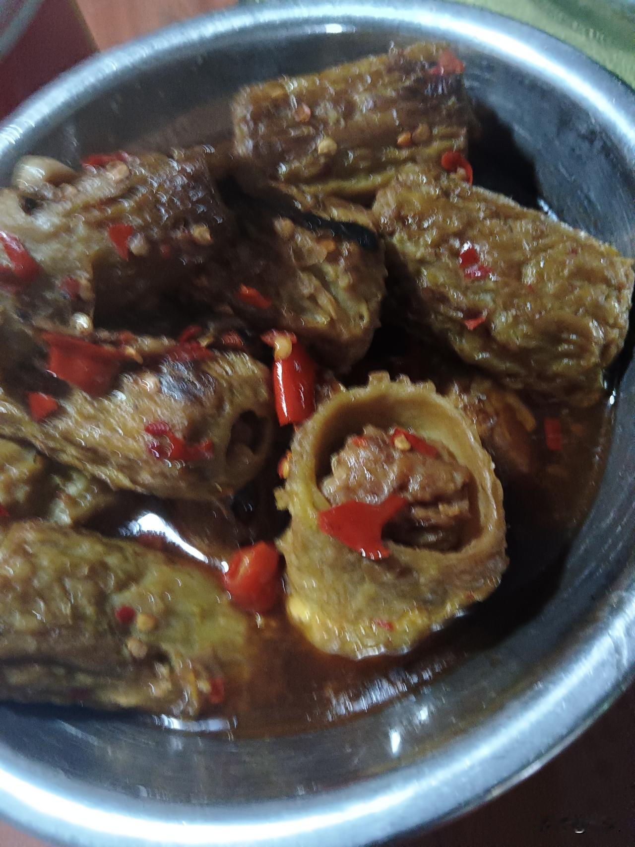 湘超冠军城永州自家家常菜，女人可以上桌吃饭，椿芽炒黄蛋、苦瓜酿，黄焖鸡、红烧鸭，