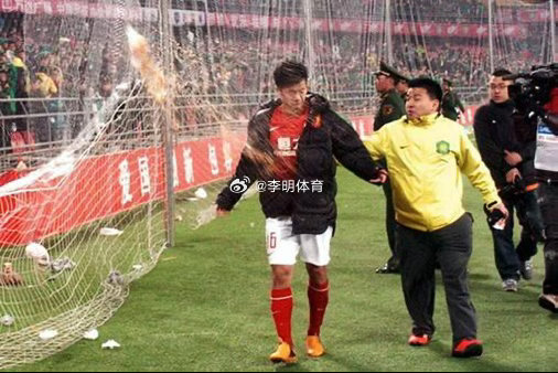 今天中超联赛 揭幕战，成都球迷会给周定🐑喝可乐吗成都蓉城vs深圳新鹏城