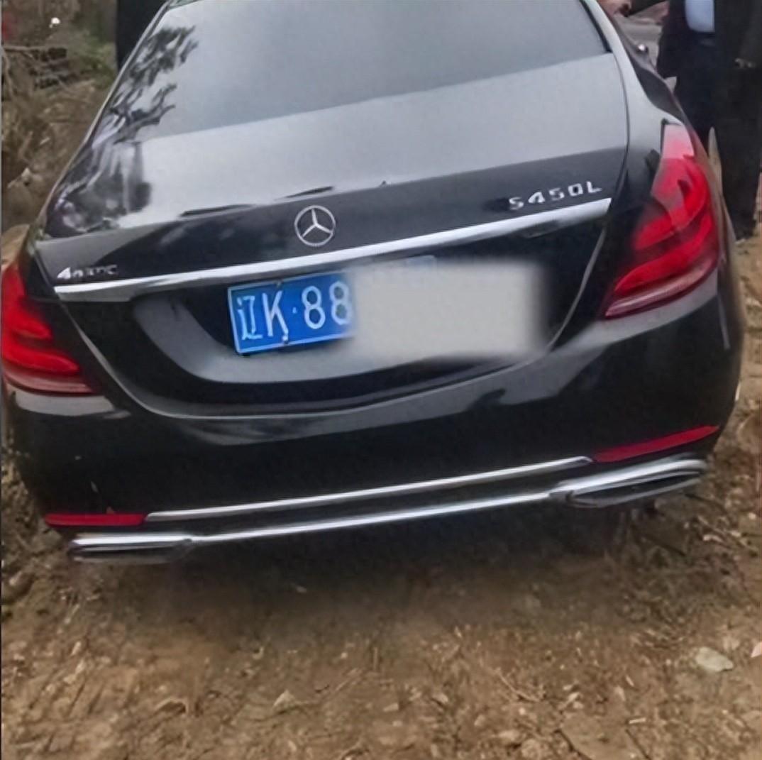 朱门酒肉臭，路有冻死骨，这话在今天居然有了最离诞的具象化呈现。

就在辽宁辽阳，