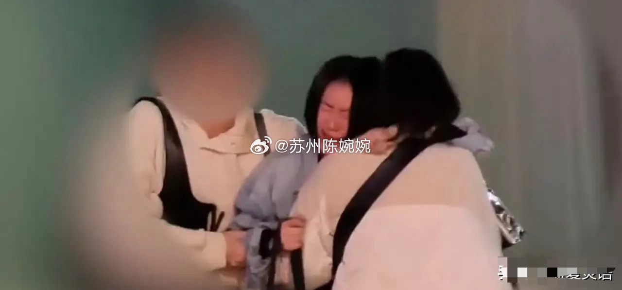 小S，被网友猜中了！3月18日下午，小S突然冲上热搜，原因是她深夜崩溃大哭到虚脱