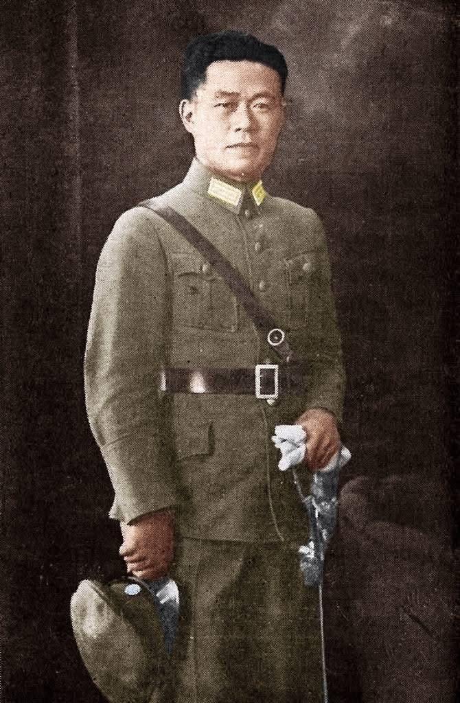 抗日名将“邱疯子”邱清泉珍贵历史留影！

邱清泉（1902—1949），浙江永嘉