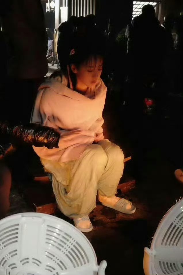 袁冰妍 周五！来一桶袁味⭕🧊🧂！