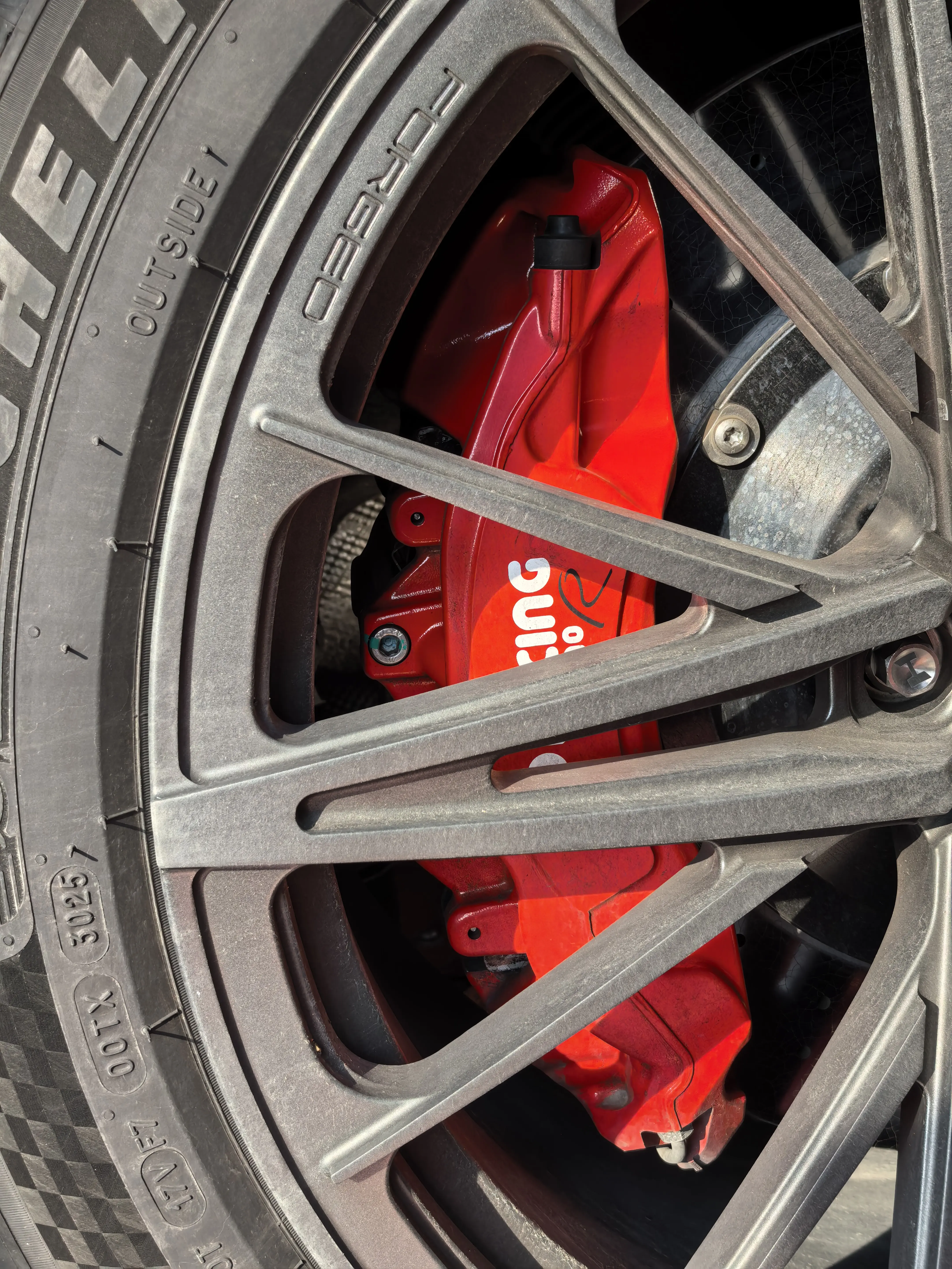 你见过大众装碳陶盘的吗。