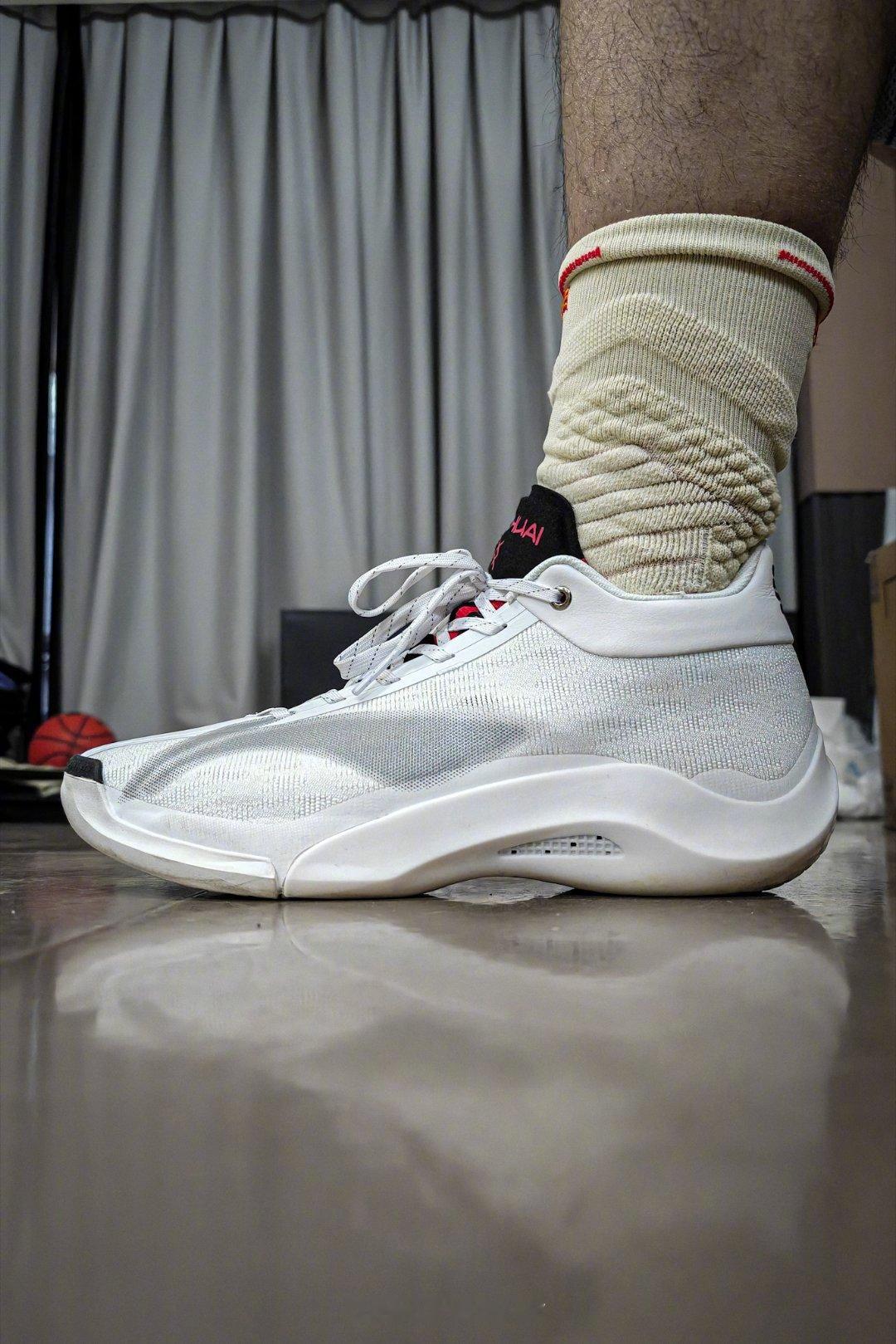 LI-NING YUSHUAI XX今日战靴 - 驭帅20，稳的一批，好穿，爱穿