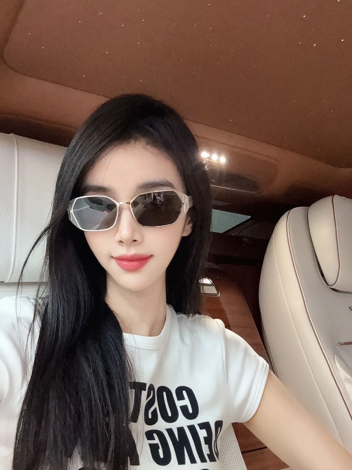 我站在你左侧 却像隔着银河