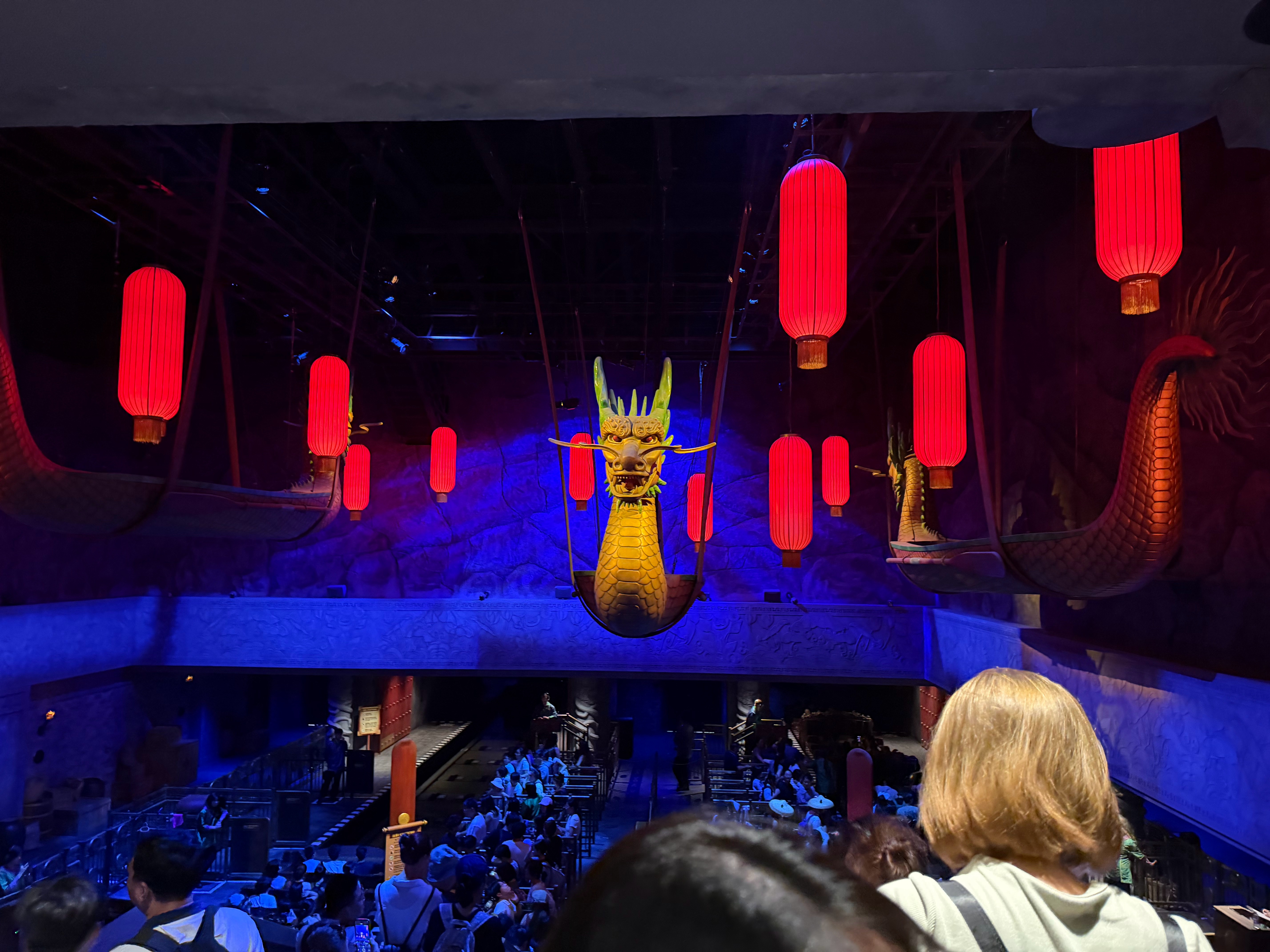People mountain people sea白天到黑夜，环球来过了人已废