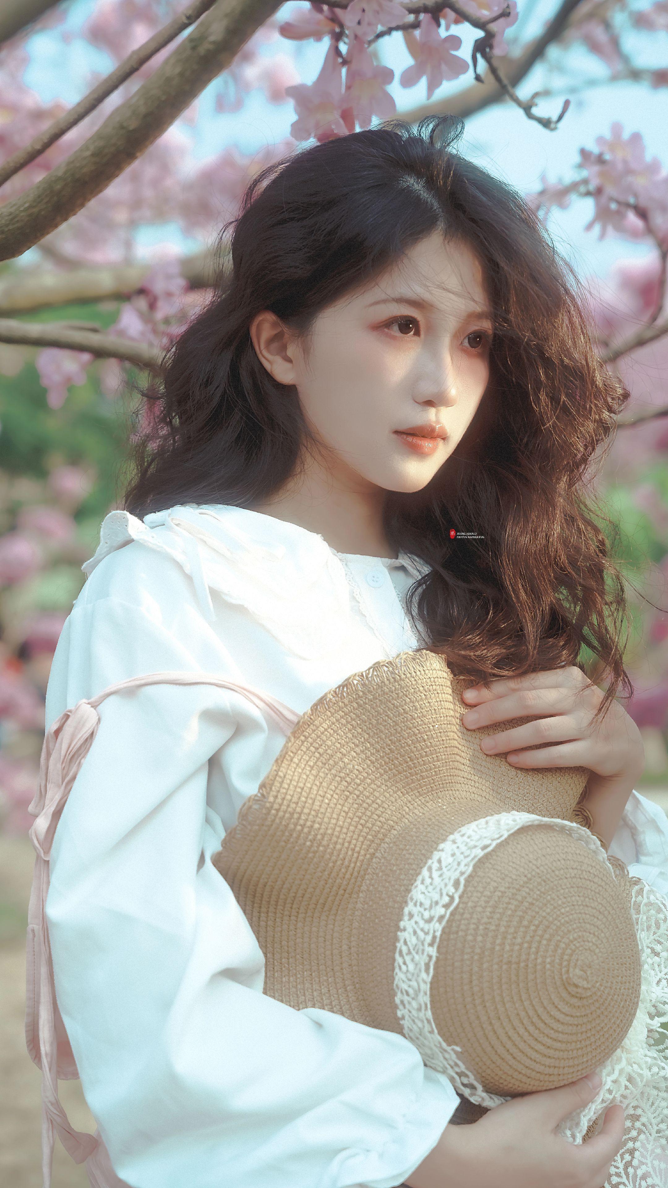 带媳妇去春游。