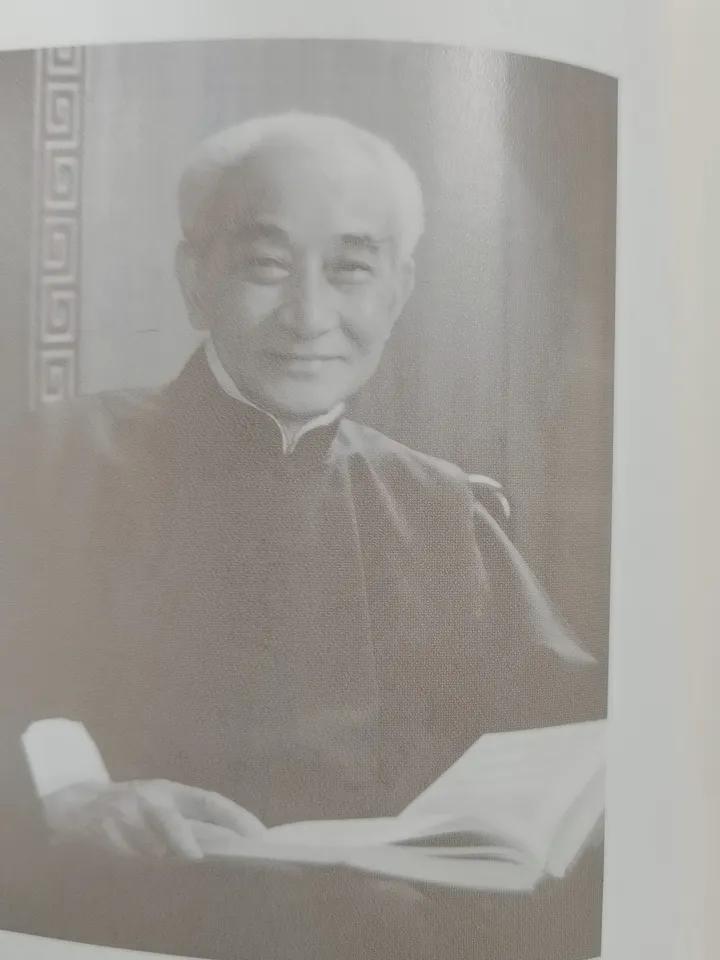 不懂就问：“唐棣之华，偏其反而；岂不尔思，室是远尔。”子曰：“未之思也，夫何远之