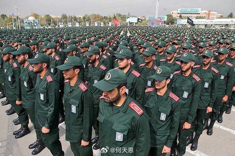 “即便山岳连根拔起，也要坚定不移。咬紧牙关，将心交给上帝，双脚牢牢扎根于大地。目