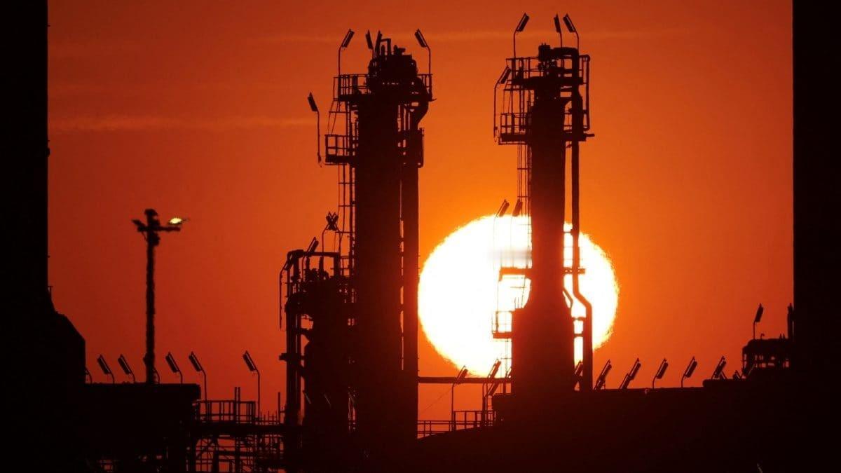 【美国可能在谈判期间，同意暂时豁免伊朗石油制裁】据印媒5月18日报道，有伊朗消息