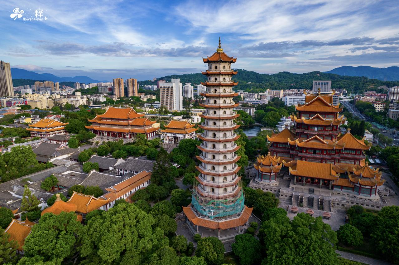 楼市的成交底出现了，价格底也不会太远
5月份福州二手房成交逼近3500套，同比涨