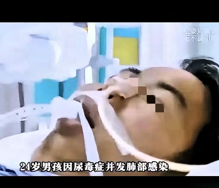 这么年轻就被家属放弃了。
24岁的男孩刚刚大学毕业，参加工作，本以为可以回报父母