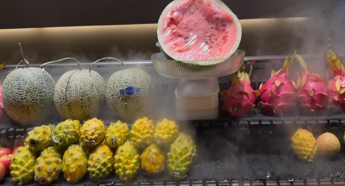 昨天写了一篇头条，是说做晚饭的事儿。
女婿喜欢吃三鲜饺子；外孙女喜欢吃肉馅的水煎