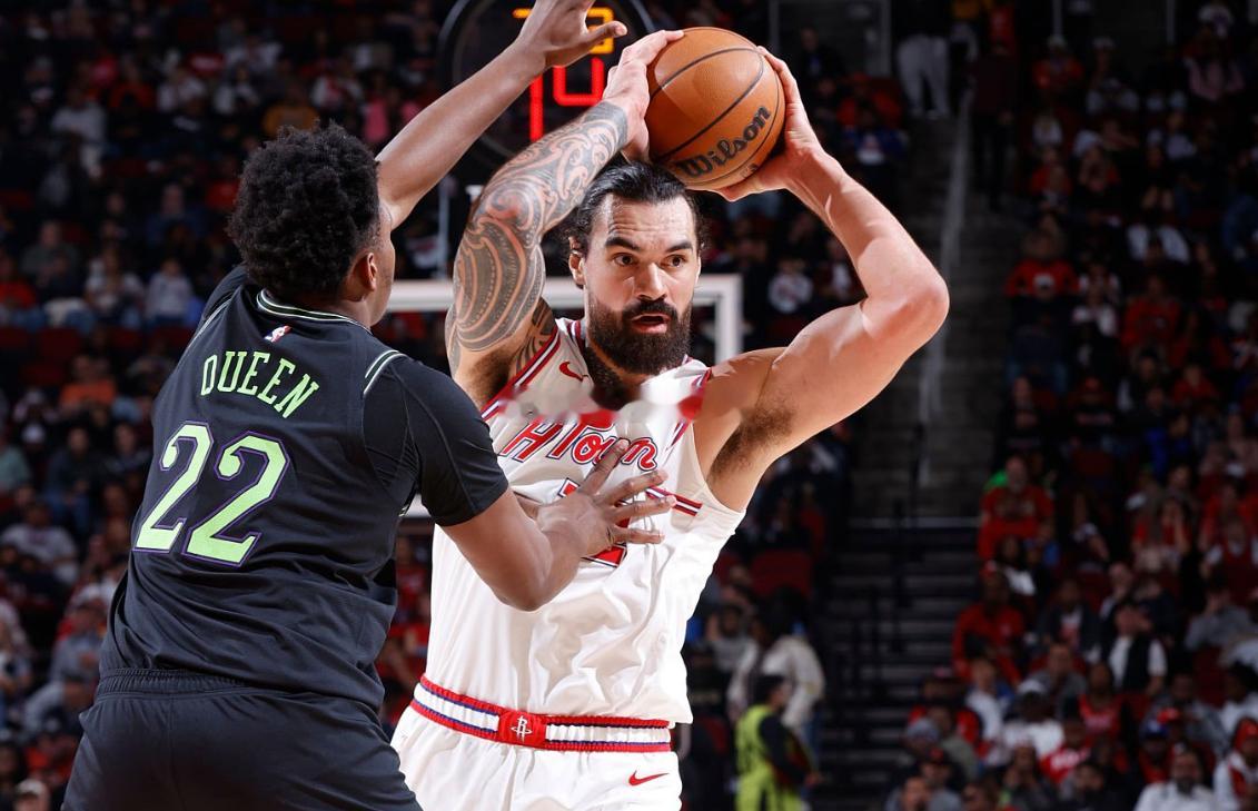 上赛季亚当斯的出勤率是70%，本赛季至今亚当斯的充其量是80%。上赛季亚当斯的场