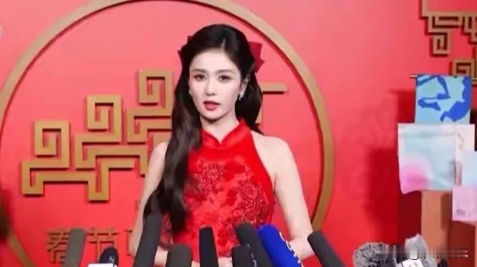 刚刷到总台春晚倒计时的采访，听演员们剧透，突然觉得今年春晚有点不一样了。

张新