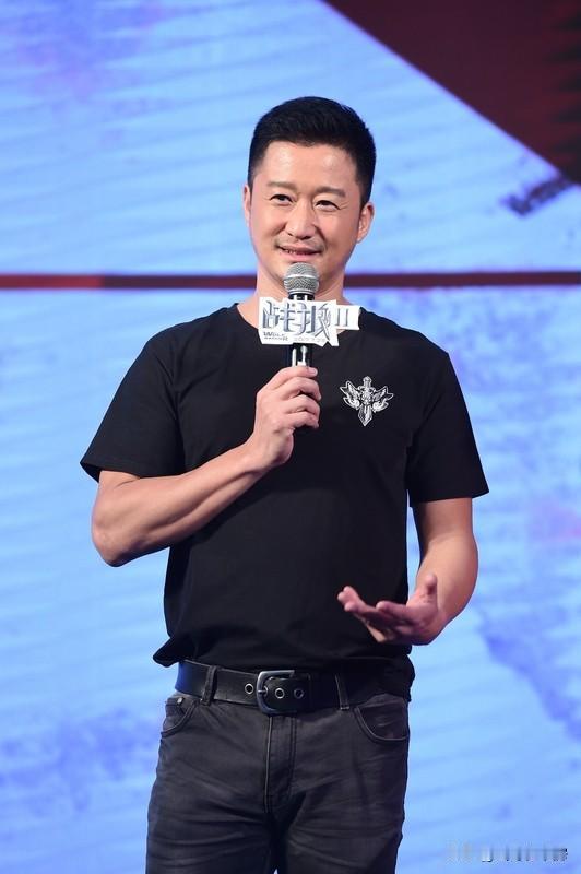 吴京和甄子丹谁更厉害，这话题一直很有争议。有人说吴京是连届武术冠军，从一场场比赛