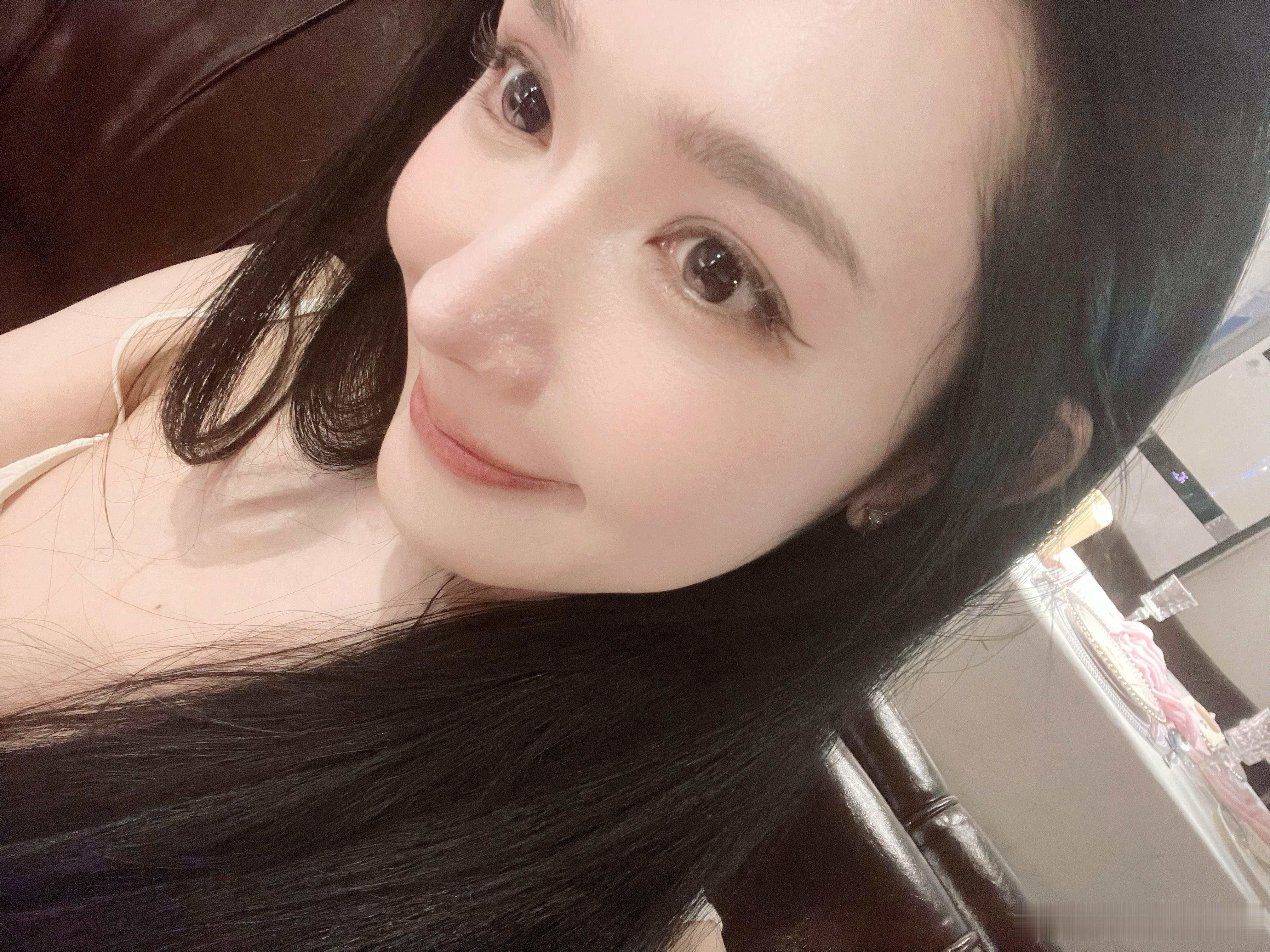 边熙蕾柔媚皮囊之下，藏着不服输的追梦底气✨兼具明媚清冷长相、灵气十足的边熙蕾出演