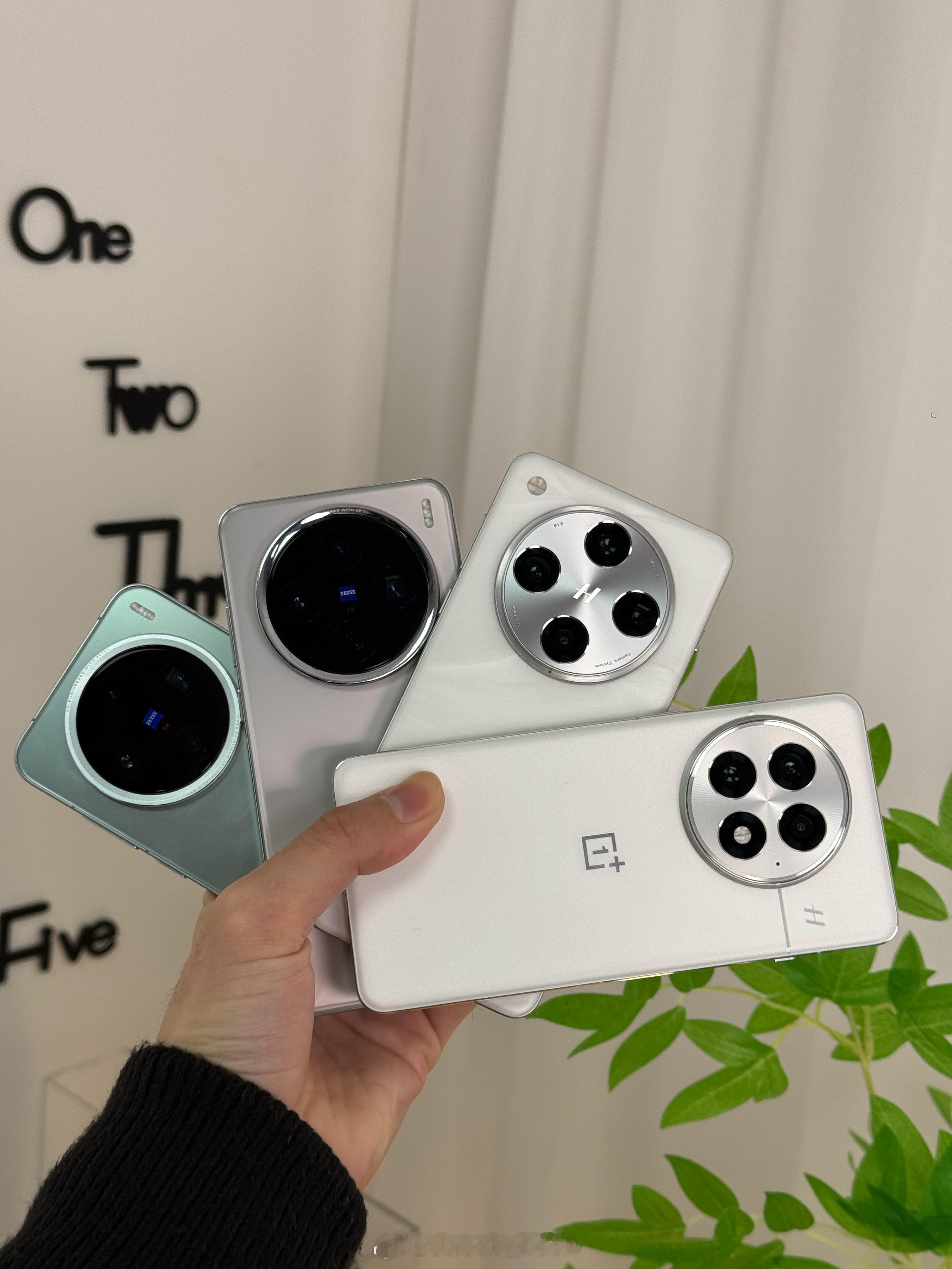 谁是数码圈卷王  不说了[doge]来打个扑克牌看看实力呗🎴 