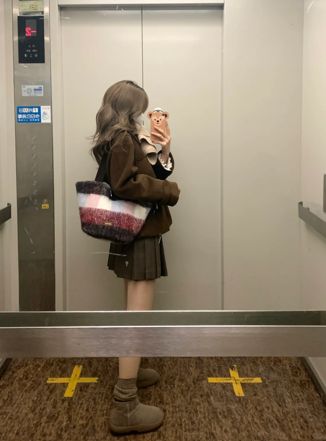 好喜欢短短的牛角扣短外套～