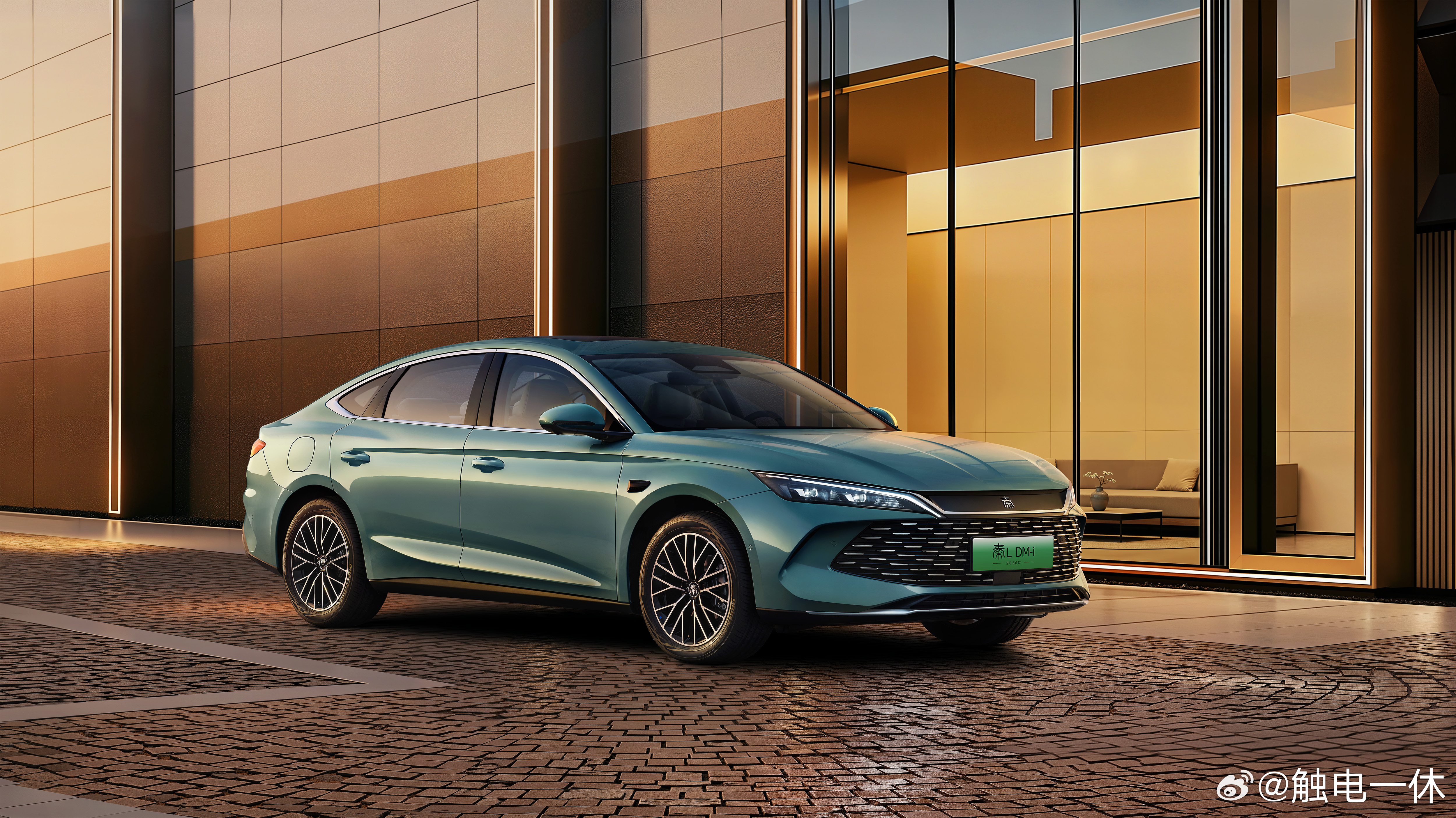 这次2026 款秦双车 210KM 长续航版的核心价值在于电池与续航的跨越式升级