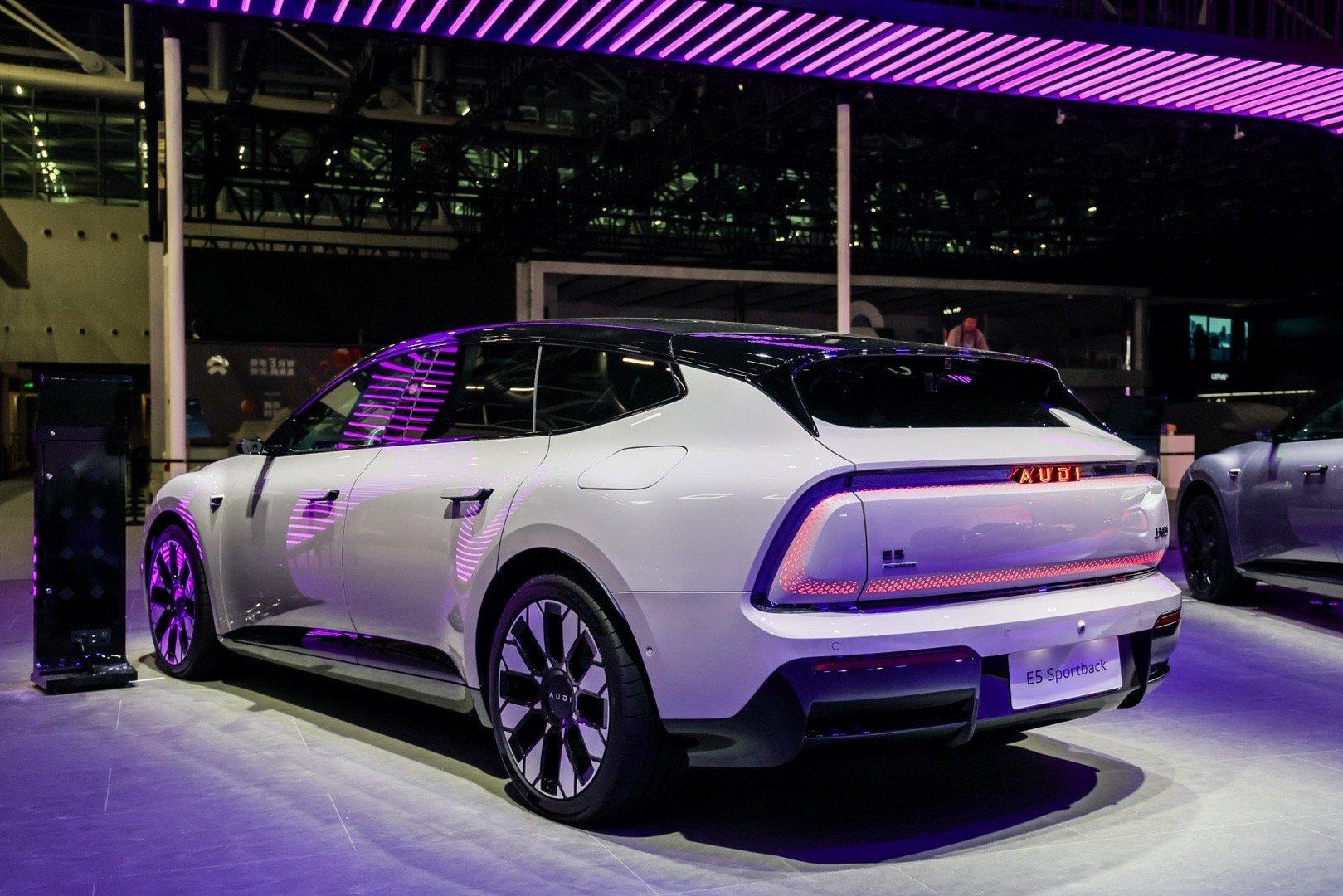 百万大V极速拍档 2025年度实测封神！奥迪E5 Sportback敢与百万级性