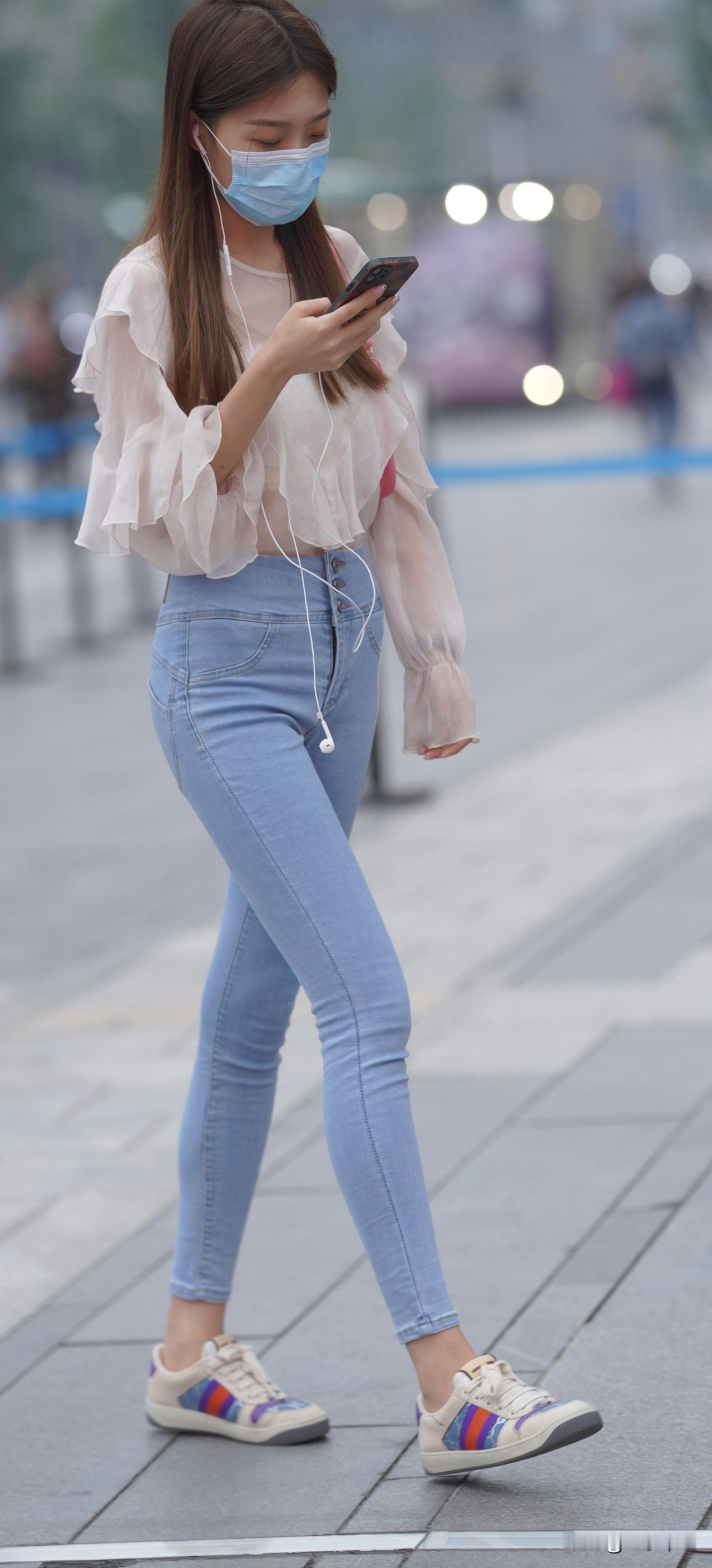 用自信和美丽，点亮每一个角落！ ​​​看完这张照片，再也不怕有人和我说‘你穿得太