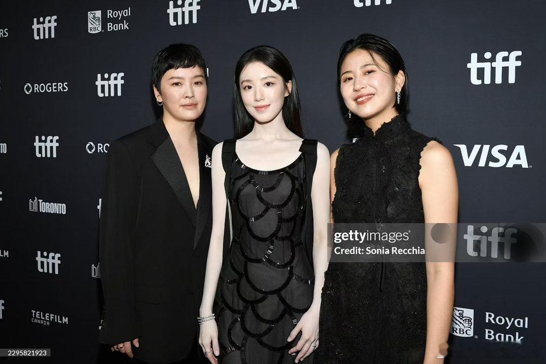 叶舒华多伦多电影节G社生图叶舒华G社生图谁懂啊，这种生图质感真的太高级了，叶舒华