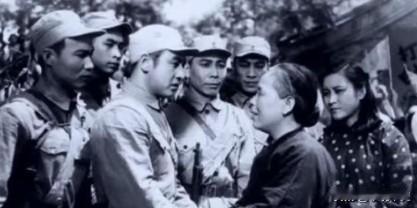 1940年，山东一位大娘给八路军做了小米饭，饥饿的战士们狼吞虎咽，然而他们突然发