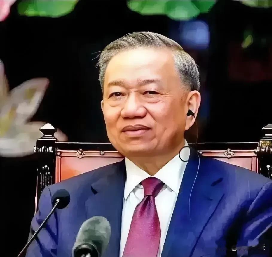 就在刚刚
越南突然宣布了
2025年8月14日消息，越南突然出手购入100万桶美