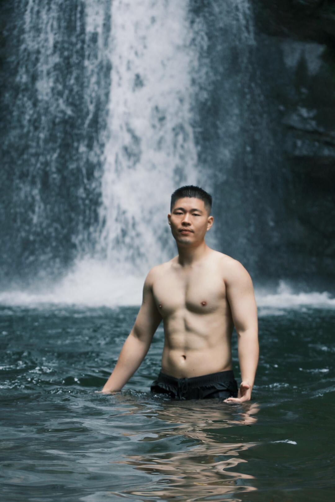 都林山暴雨溯溪