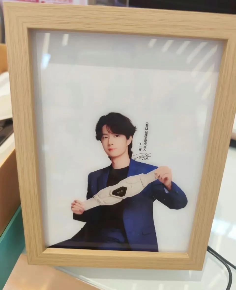 偷偷藏不住[偷笑]
SKG回签还在预热中，品牌霸霸已经按耐不住“炫耀”的心情，新