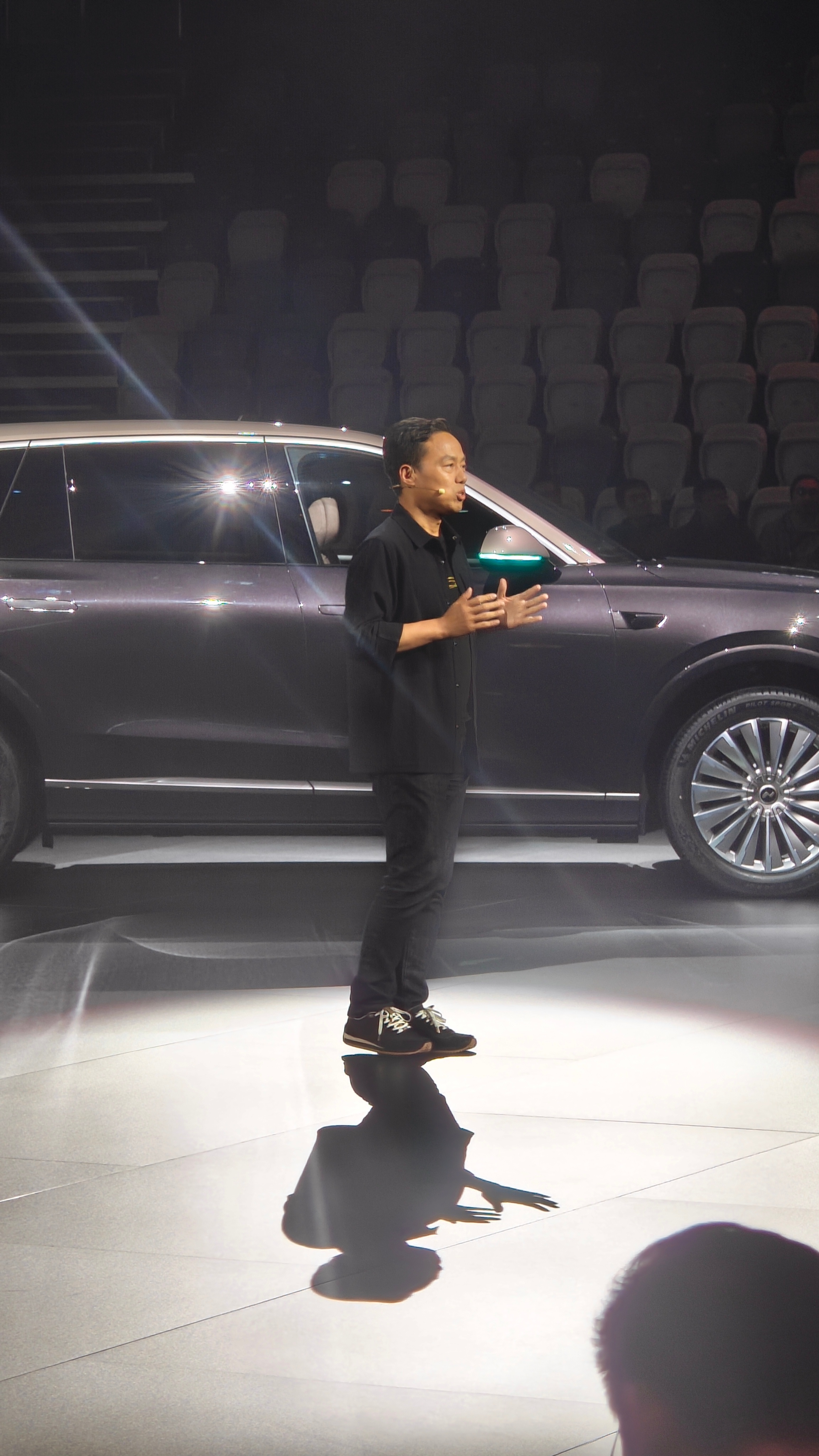 居然是沈斐上来开讲！终于等到了！新能源汽车﻿﻿ 科技为家，旗舰智能，领先一代，乐