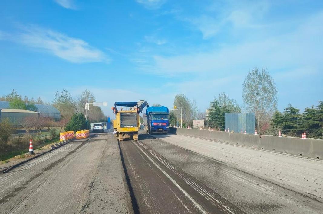 S215黄大线理务关至G204段大修工程项目位于西海岸新区，起点位于大村镇，S2