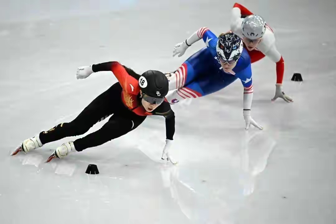 冬奥早班车｜米兰冬奥第八比赛日：中国多点开花，谷爱凌逆转晋级、多项刷新历史谷爱凌