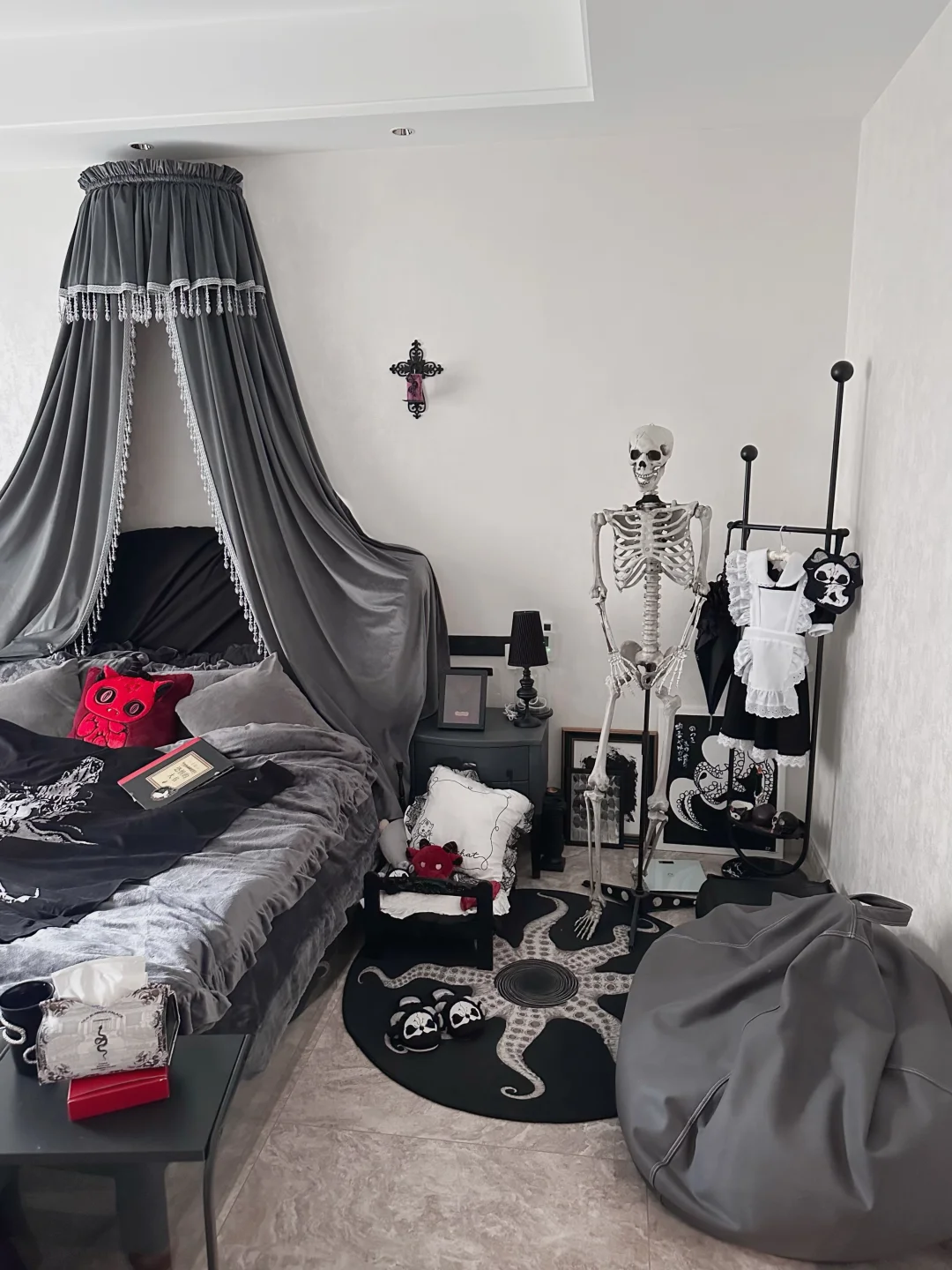 ⁺₊♰🕯️永远太远了 明天来我家玩吧