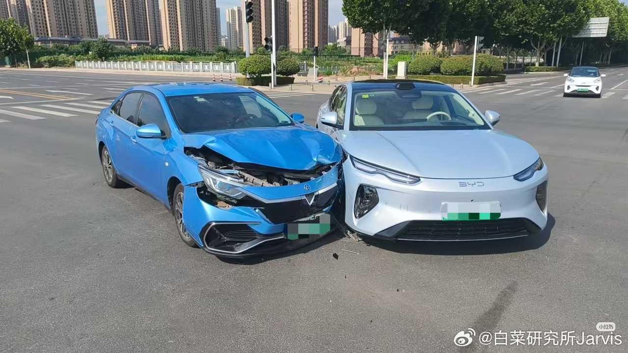 海豹08全网首撞，这质量怎么样