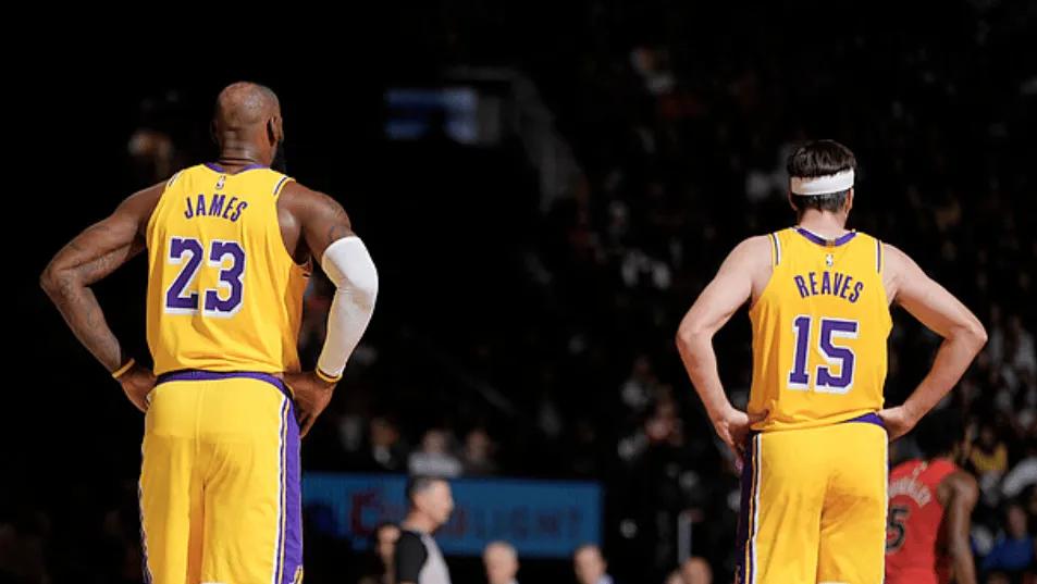 詹姆斯可以放心吧，这个记录没人能破的，就算今年状元弗拉格接连打破詹姆斯最年轻记录