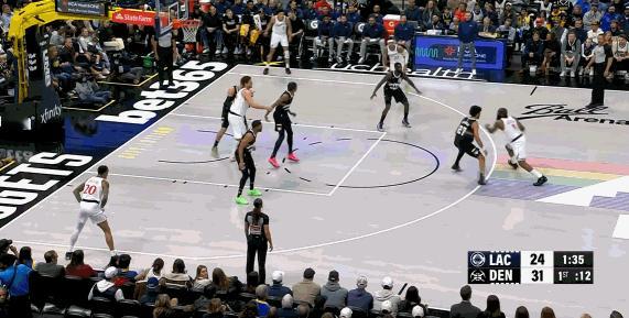 哈登上半场被盖3次快船vs掘金