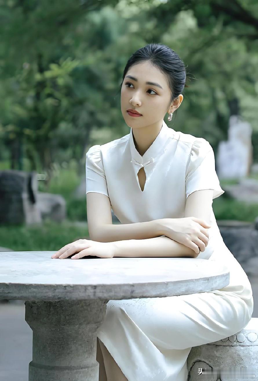 《老舅》大结局了，才反过味来剧中最漂亮的，不是崔小红也不是老舅妈，而是张嘴就要做