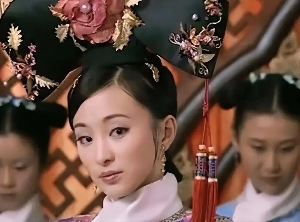 乾隆二十二年，康熙皇帝的97岁的定妃去世。

她一生仅被康熙宠幸过一次，却凭着这