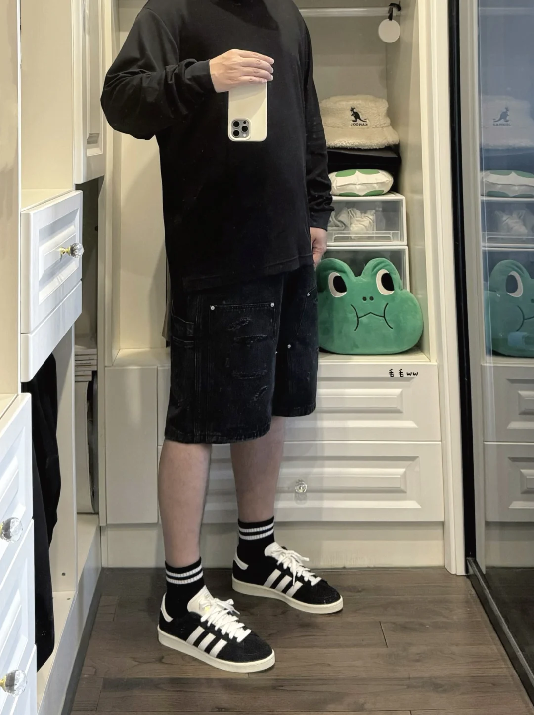 牛仔短裤｜黑色系穿搭