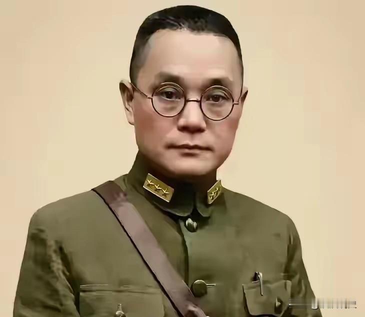 1949年深夜，上将潘文华推开房门，死死盯着正在调试发报机的七姨太。潘文华没有掏