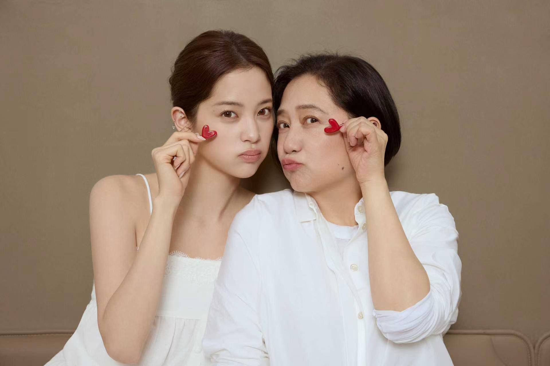欧阳娜娜THX 欧阳娜娜 with FunF【爱你】炽热爱心耳饰欧阳娜娜 公关咨