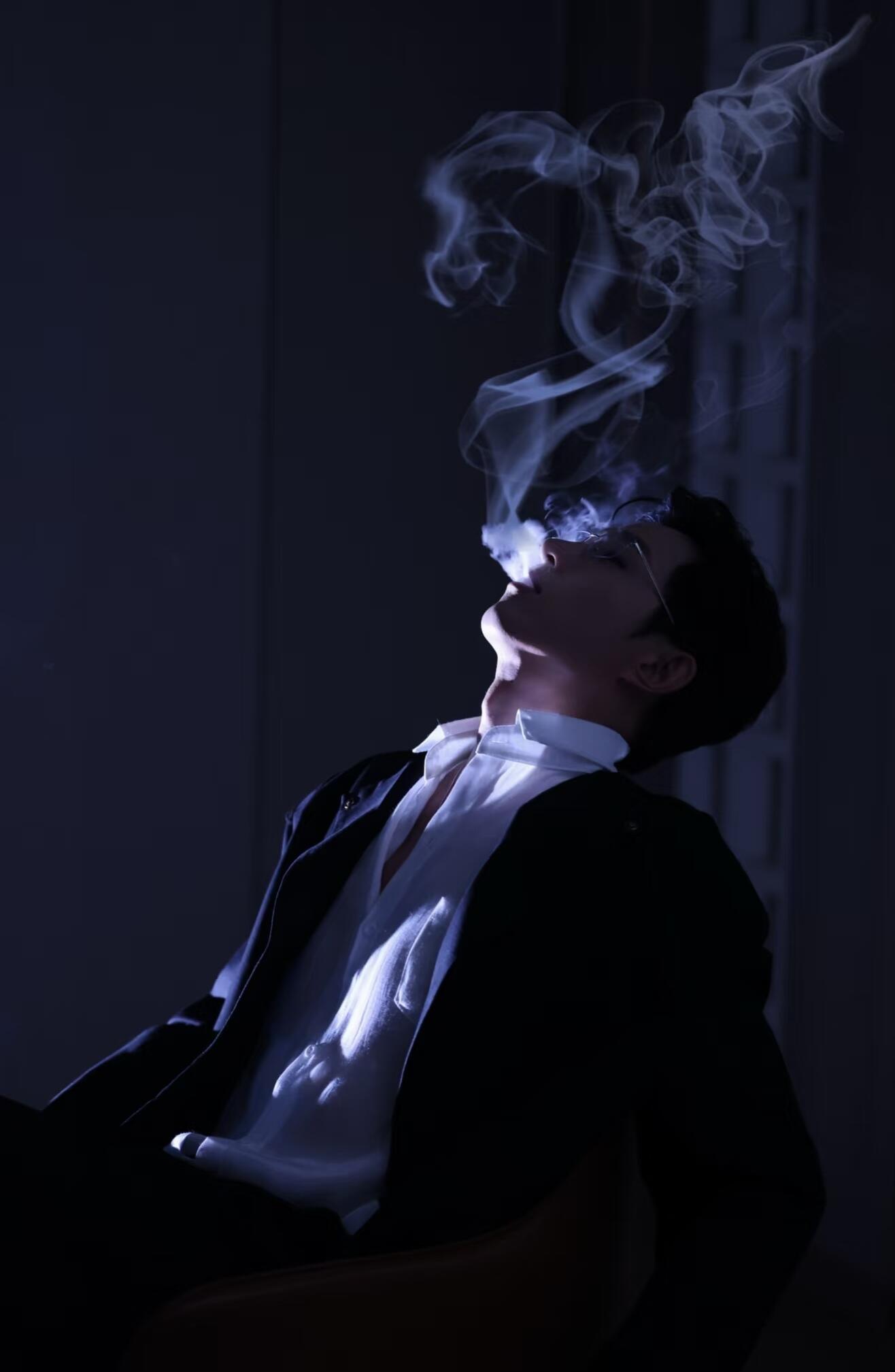 曝王凯沐恋爱狗仔预告说是要曝90后男演员顶流，曝出来王凯沐…不过也确实是短剧里的