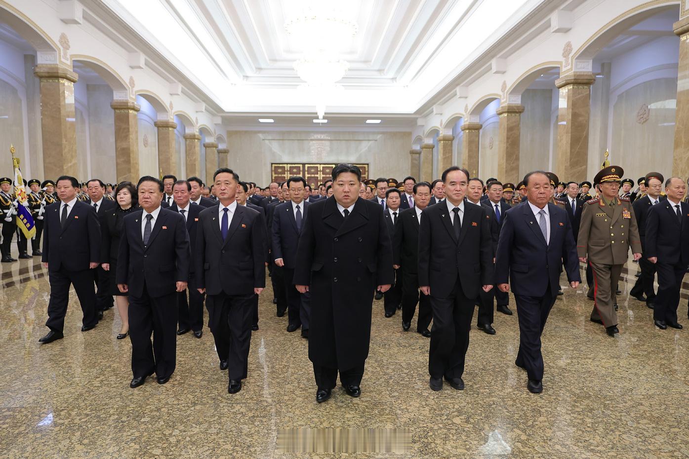 久未露面的将军出席锦绣宫纪念活动 